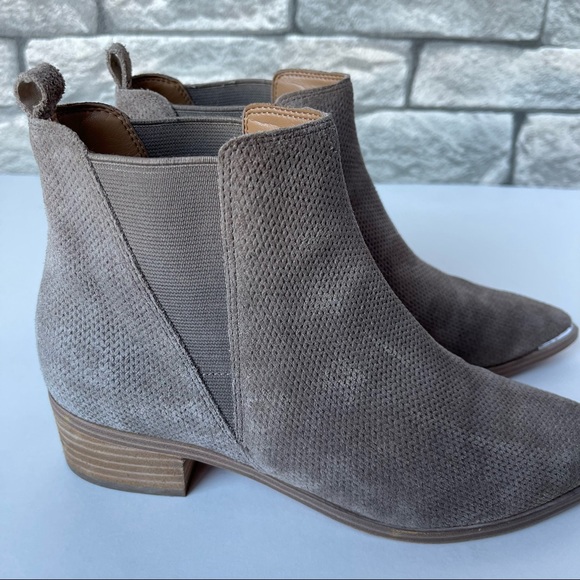 Marc Fisher Buttery Soft Suede Ankle Boot 6M Bootie Braided Silver Pointed Toe - Picture 11 of 11